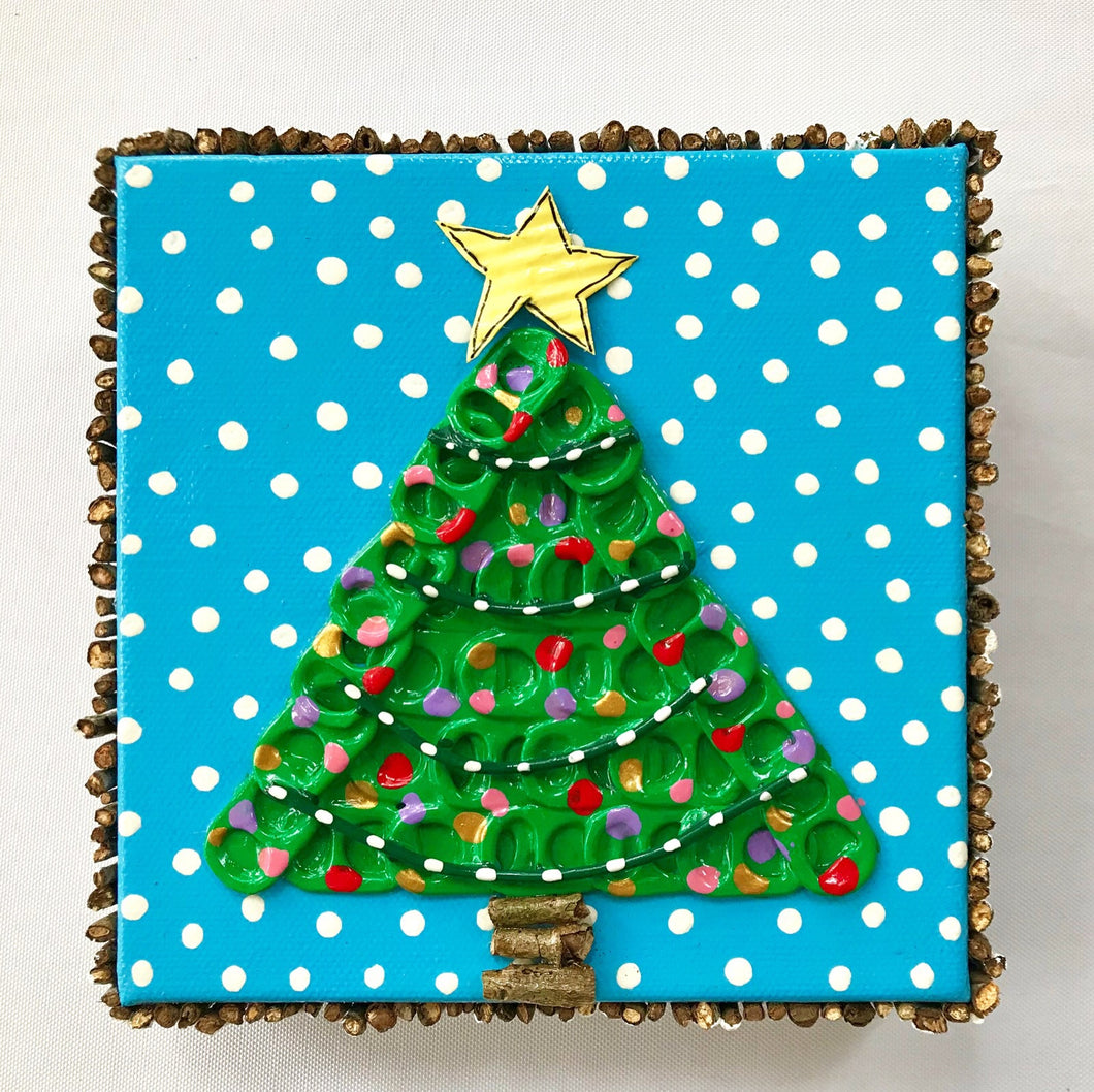 Pull Tab Christmas Tree (Sorry..this one is gone but I would be happy to make you something similar.)